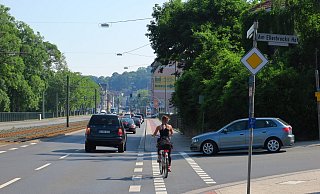 Die Artur-Ladebeck-Straße soll zweispurig werden. Dieser Punkt aus dem Radkonzept sorgt für Unmut. - Ehmke Die Artur-Ladebeck-Straße soll zweispurig werden. Dieser Punkt aus dem Radkonzept sorgt für Unmut. - Ehmke