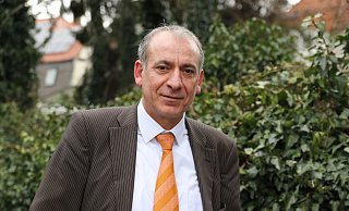Verani Kartum fordert in einem Offenen Brief die Aufnahme von Flüchtlingen. - Marc Schröder Verani Kartum fordert in einem Offenen Brief die Aufnahme von Flüchtlingen. - Marc Schröder