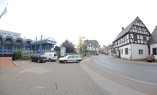 Die B 65 schlängelt sich durch den Pr. Oldendorfer Stadtkern. - Joern Spreen-Ledebur Die B 65 schlängelt sich durch den Pr. Oldendorfer Stadtkern. - Joern Spreen-Ledebur