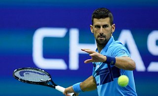 Novak Djokovic scheitert bei den US Open in der dritten Runde - so früh wie seit 2006 nicht mehr. - Julia Nikhinson/AP/dpa Novak Djokovic scheitert bei den US Open in der dritten Runde - so früh wie seit 2006 nicht mehr. - Julia Nikhinson/AP/dpa