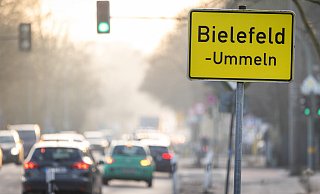 Stau gehören auf der B61 zwischen Bielefeld und Gütersloh zum täglichen Brot. Die Ortsumgehung Ummeln soll Entlastung bringen, kommt aber seit Jahren im Verfahren nicht entscheidend voran. - Oliver Krato Stau gehören auf der B61 zwischen Bielefeld und Gütersloh zum täglichen Brot. Die Ortsumgehung Ummeln soll Entlastung bringen, kommt aber seit Jahren im Verfahren nicht entscheidend voran. - Oliver Krato