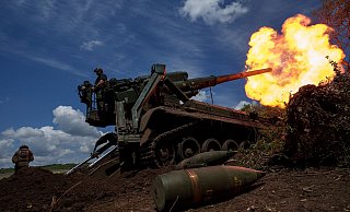 An der Front in Donezk gegen die Kämpfe zwischen dem ukrainischen und russischen Militär weiter. - Evgeniy Maloletka/AP An der Front in Donezk gegen die Kämpfe zwischen dem ukrainischen und russischen Militär weiter. - Evgeniy Maloletka/AP