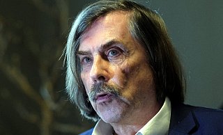 Der Gütersloher Norbert Morkes äußert sich in einem Instagram-Video zu den Bürgermeisterkandidaten. Der Gütersloher Norbert Morkes äußert sich in einem Instagram-Video zu den Bürgermeisterkandidaten.