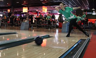 Thalia Hönig spielt für das deutsche Gehörlosen-Bowling-Nationalteam. Bei den Teammeisterschaften im "Red Bowl" war sie die beste Spielerin unter den Damen. - Shannon-Lee Bendig Thalia Hönig spielt für das deutsche Gehörlosen-Bowling-Nationalteam. Bei den Teammeisterschaften im "Red Bowl" war sie die beste Spielerin unter den Damen. - Shannon-Lee Bendig