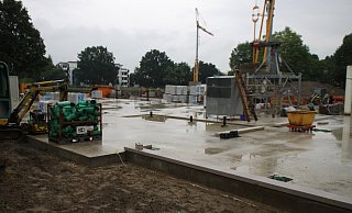 Kein Grundstein mehr da, wo er einst gestanden hat. - Björn Kenter Kein Grundstein mehr da, wo er einst gestanden hat. - Björn Kenter