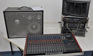 Lag auf einem Feld: Die Polizei sucht den rechtmäßigen Besitzer dieser Musikanlage. - Kreispolizei Höxter Lag auf einem Feld: Die Polizei sucht den rechtmäßigen Besitzer dieser Musikanlage. - Kreispolizei Höxter