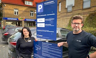 Oliver Voß, Inhaber des Top-Getränkemarktes in Gütersloh, und Markleiterin Lilli Berg hatten dauerhaft Probleme mit Parksündern. - Christian Bröder Oliver Voß, Inhaber des Top-Getränkemarktes in Gütersloh, und Markleiterin Lilli Berg hatten dauerhaft Probleme mit Parksündern. - Christian Bröder
