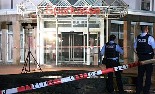 Die Filiale der Kreissparkasse Halle in Werther ist in der Nacht zu Mittwoch Opfer von Geldautomaten-Sprenger geworden. - Andreas Eickhoff Die Filiale der Kreissparkasse Halle in Werther ist in der Nacht zu Mittwoch Opfer von Geldautomaten-Sprenger geworden. - Andreas Eickhoff