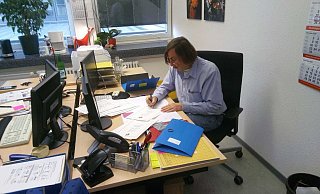 Der künftige Bürgermeister der Stadt Gütersloh, Norbert Morkes, konnte sich Ende September in der Stichwahl gegen Henning Schulz (CDU) durchsetzen. Der künftige Bürgermeister der Stadt Gütersloh, Norbert Morkes, konnte sich Ende September in der Stichwahl gegen Henning Schulz (CDU) durchsetzen.