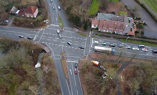 Das Becker Kreuz wird umgebaut. Das Luftbild zeigt die aktuelle Situation. Die Werster Straße im oberen Bildrand und die Lübbecker Straße, die durch Bildmitte verläuft, sollen eine weitere Spur erhalten. - Wolfhard Jording Das Becker Kreuz wird umgebaut. Das Luftbild zeigt die aktuelle Situation. Die Werster Straße im oberen Bildrand und die Lübbecker Straße, die durch Bildmitte verläuft, sollen eine weitere Spur erhalten. - Wolfhard Jording
