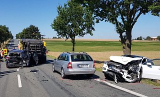 Bei einem Auffahrunfall auf der B68 wurden fünf Personen verletzt. - Feuerwehr Lichtenau Bei einem Auffahrunfall auf der B68 wurden fünf Personen verletzt. - Feuerwehr Lichtenau