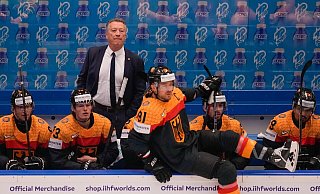 Eishockey-Bundestrainer Harold Kreis hofft wegen Olympia 2026 auf zusätzliche Motivation seiner Spieler. - Darko Vojinovic/AP Eishockey-Bundestrainer Harold Kreis hofft wegen Olympia 2026 auf zusätzliche Motivation seiner Spieler. - Darko Vojinovic/AP