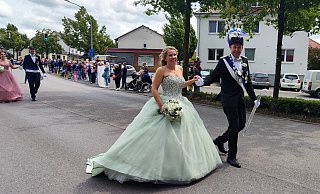 Das Ossendorfer Königspaar Ansgar und Sabine Engemann feiert ein ganz besonderes Schützenfest. - Nicole Kuper Das Ossendorfer Königspaar Ansgar und Sabine Engemann feiert ein ganz besonderes Schützenfest. - Nicole Kuper