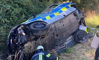 Auf der Kreisferienstraße bei Brakel ist ein Streifenwagen der Polizei verunglückt. - Polizei Höxter Auf der Kreisferienstraße bei Brakel ist ein Streifenwagen der Polizei verunglückt. - Polizei Höxter