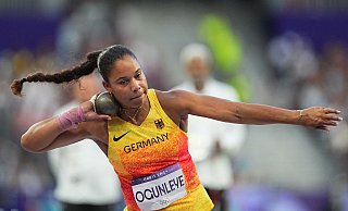 Die deutsche Leichtathletik um Kugelstoß-Olympiasiegerin Yemisi Ogunleye soll für das kommende Jahr deutlich weniger Geld vom Bund bekommen. - Michael Kappeler/dpa Die deutsche Leichtathletik um Kugelstoß-Olympiasiegerin Yemisi Ogunleye soll für das kommende Jahr deutlich weniger Geld vom Bund bekommen. - Michael Kappeler/dpa