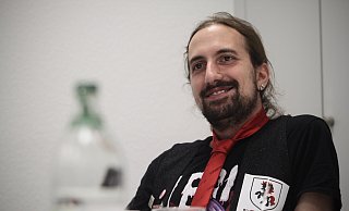 Maurice Matern, Bürgermeisterkandidat der "Partei" in Löhne, beim Bewerbungsgespräch in der NW-Redaktion. - Felix Eisele Maurice Matern, Bürgermeisterkandidat der "Partei" in Löhne, beim Bewerbungsgespräch in der NW-Redaktion. - Felix Eisele