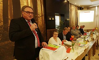 Vorstand: Reinhard Mainka zog beim Kreistag eine positive Bilanz und weiß auch in den nächsten drei Jahren ein starkes Team an seiner Seite. - Henrik Martinschledde Vorstand: Reinhard Mainka zog beim Kreistag eine positive Bilanz und weiß auch in den nächsten drei Jahren ein starkes Team an seiner Seite. - Henrik Martinschledde