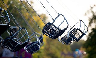 Die Plätze im Kettenkarussell blieben in diesem Jahr leer: Das Kirschblütenfest fällt aus. - Noah Wedel Die Plätze im Kettenkarussell blieben in diesem Jahr leer: Das Kirschblütenfest fällt aus. - Noah Wedel