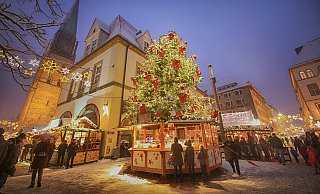 Der Bielefelder Weihnachtsmarkt – hier ein Bild aus dem Jahr 2018 – ist mit Schnee noch etwas stimmungsvoller. - Sarah Jonek Der Bielefelder Weihnachtsmarkt – hier ein Bild aus dem Jahr 2018 – ist mit Schnee noch etwas stimmungsvoller. - Sarah Jonek
