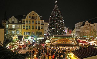 Der Alte Markt hat während des Herforder Weihnachtsmarktes traditionell den größten Besucherandrang zu verzeichnen. Direkt angrenzend liegt die Citywache. - Frank-Michael Kiel-Steinkamp Der Alte Markt hat während des Herforder Weihnachtsmarktes traditionell den größten Besucherandrang zu verzeichnen. Direkt angrenzend liegt die Citywache. - Frank-Michael Kiel-Steinkamp