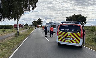 Im Einsatz war nach dem Unfall auf der Wagenfelder Straße in Wagenfeld (Landkreis Diepholz) neben einem Rettungshubschrauber auch der Rettungsdienst des Kreises Minden-Lübbecke.?Foto: Feuerwehr Wagenfeld/Martin Fuchs - Feuerwehr Wagenfeld/Martin Fuchs Im Einsatz war nach dem Unfall auf der Wagenfelder Straße in Wagenfeld (Landkreis Diepholz) neben einem Rettungshubschrauber auch der Rettungsdienst des Kreises Minden-Lübbecke.?Foto: Feuerwehr Wagenfeld/Martin Fuchs - Feuerwehr Wagenfeld/Martin Fuchs