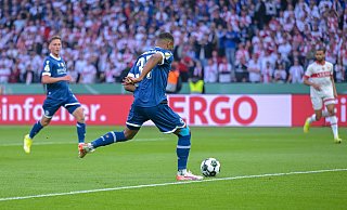Noah Sarenren Bazee hat im DFB-Pokalfinale das 1:0 für Arminia Bielefeld auf dem Fuß. - Teresa Kroeger/RHR-FOTO Noah Sarenren Bazee hat im DFB-Pokalfinale das 1:0 für Arminia Bielefeld auf dem Fuß. - Teresa Kroeger/RHR-FOTO