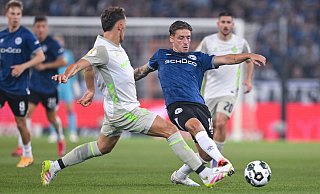 Marvin Mehlem (r.), hier im DFB-Pokalspiel gegen Werder Bremen, kennt den nächsten Gegner SC Paderborn aus der Vorsaison. - Teresa Kröger Marvin Mehlem (r.), hier im DFB-Pokalspiel gegen Werder Bremen, kennt den nächsten Gegner SC Paderborn aus der Vorsaison. - Teresa Kröger