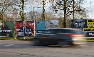 An vielen Orten im Lübbecker Land stehen wie hier an der L770 in Stemwede Plakate von Parteien, die bei der Bundestagswahl antreten und um die Gunst der Wählerinnen und Wähler werben. - Joern Spreen-Ledebur An vielen Orten im Lübbecker Land stehen wie hier an der L770 in Stemwede Plakate von Parteien, die bei der Bundestagswahl antreten und um die Gunst der Wählerinnen und Wähler werben. - Joern Spreen-Ledebur