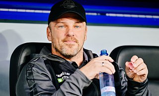SCP-Chefcoach Lukas Kwasniok warnt vor einem angeschlagenen Gegner aus dem Ruhrpott. - Besim Mazhiqi SCP-Chefcoach Lukas Kwasniok warnt vor einem angeschlagenen Gegner aus dem Ruhrpott. - Besim Mazhiqi