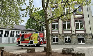 Rauchende Waffeln lösten den Feuerwehreinsatz an der Paderborner Karlschule aus. - Ralph Meyer Rauchende Waffeln lösten den Feuerwehreinsatz an der Paderborner Karlschule aus. - Ralph Meyer