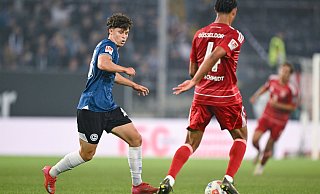 Daniel Richter (l.) feierte am ersten Spieltag beim 5:1-Sieg von Arminia Bielefeld über Fortuna Düsseldorf sein Debüt in der 2. Fußball-Bundesliga. - Teresa Kroeger Daniel Richter (l.) feierte am ersten Spieltag beim 5:1-Sieg von Arminia Bielefeld über Fortuna Düsseldorf sein Debüt in der 2. Fußball-Bundesliga. - Teresa Kroeger