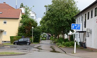 Der Baltenweg verbindet den Espelkamper Stadtkern um die Breslauer Straße mit dem Siedlungsquartier an der Ostlandstraße. In diesem Bereich ist laut Polizei der Angriff geschehen. - Joern Spreen-Ledebur Der Baltenweg verbindet den Espelkamper Stadtkern um die Breslauer Straße mit dem Siedlungsquartier an der Ostlandstraße. In diesem Bereich ist laut Polizei der Angriff geschehen. - Joern Spreen-Ledebur