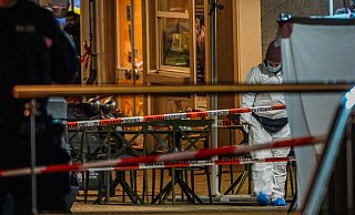 Die Spurensicherung sicherte Anfang des Jahres Beweismittel in der Bielefelder Innenstadt. Kurz zuvor war hier der Ex-Boxer Besar Nimani auf offener Straße erschossen worden. Sein Tod sorgte für enormes Aufsehen. - Paul Brinkmann Die Spurensicherung sicherte Anfang des Jahres Beweismittel in der Bielefelder Innenstadt. Kurz zuvor war hier der Ex-Boxer Besar Nimani auf offener Straße erschossen worden. Sein Tod sorgte für enormes Aufsehen. - Paul Brinkmann