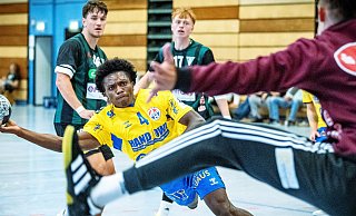 Mamadou Sidibe kam bereits im Frühjahr aus der Lemgoer A-Jugend zur TSG und ist dort jetzt Spieler der Oberliga-Mannschaft. - Barbara Franke Mamadou Sidibe kam bereits im Frühjahr aus der Lemgoer A-Jugend zur TSG und ist dort jetzt Spieler der Oberliga-Mannschaft. - Barbara Franke