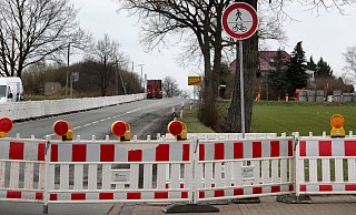 Die Mindener Straße ist schon vor dem Herforder Ortsausgang in Richtung Bad Oeynhausen gesperrt. - Frank-Michael Kiel-Steinkamp Die Mindener Straße ist schon vor dem Herforder Ortsausgang in Richtung Bad Oeynhausen gesperrt. - Frank-Michael Kiel-Steinkamp