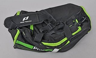 Taucher haben nach dem Raubüberfall diese Sporttasche und einen grauen Müllsack im Nesthauser Grund gefunden. - Polizei Paderborn Taucher haben nach dem Raubüberfall diese Sporttasche und einen grauen Müllsack im Nesthauser Grund gefunden. - Polizei Paderborn