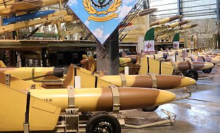 Der Iran steht schon seit langem in der Kritik, Russland in seinem Angriffskrieg gegen die Ukraine auch mit Waffen zu unterstützen. (Archivbild) - Iranische Armee/Zuma Press/dpa Der Iran steht schon seit langem in der Kritik, Russland in seinem Angriffskrieg gegen die Ukraine auch mit Waffen zu unterstützen. (Archivbild) - Iranische Armee/Zuma Press/dpa