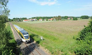 Ein möglicher Klinik-Standort liegt in Alt-Espelkamp. Im Westen wird er von der Bahn begrenzt. Im Osten teilt die Alte Waldstraße den Standort. - Joern Spreen-Ledebur Ein möglicher Klinik-Standort liegt in Alt-Espelkamp. Im Westen wird er von der Bahn begrenzt. Im Osten teilt die Alte Waldstraße den Standort. - Joern Spreen-Ledebur