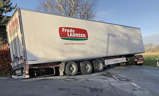 Der Lkw steckt fest. - Thomas Lieske Der Lkw steckt fest. - Thomas Lieske