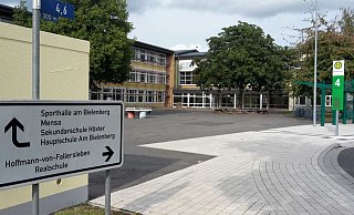 In diesem Jahr wird die Höxteraner Realschule noch vierzügig geführt. - Michaela Bast In diesem Jahr wird die Höxteraner Realschule noch vierzügig geführt. - Michaela Bast