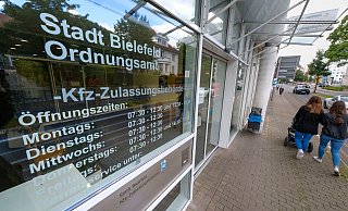 Die Kfz-Zulassungsstelle in der Paulusstraße. - Andreas Zobe, Andreas Zobe Die Kfz-Zulassungsstelle in der Paulusstraße. - Andreas Zobe, Andreas Zobe