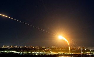 Nahezu täglich werden Ziele in der Ukraine mit russischen Kampfdrohnen angegriffen. (Archivbild) - Evgeniy Maloletka/AP Nahezu täglich werden Ziele in der Ukraine mit russischen Kampfdrohnen angegriffen. (Archivbild) - Evgeniy Maloletka/AP