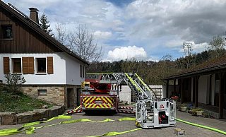 Mit mehreren Einheiten rückte die Feuerwehr Büren der Heizungsanlage im Jugendwaldheim Ringelstein zu Leibe, die einige Räume verraucht und die Brandmeldeanlage ausgelöst hatte. - Feuerwehr Büren Mit mehreren Einheiten rückte die Feuerwehr Büren der Heizungsanlage im Jugendwaldheim Ringelstein zu Leibe, die einige Räume verraucht und die Brandmeldeanlage ausgelöst hatte. - Feuerwehr Büren