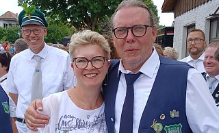 Stefan und Petra Kemper sind das neue Königspaar in Wewelsburg. - Johannes Büttner Stefan und Petra Kemper sind das neue Königspaar in Wewelsburg. - Johannes Büttner