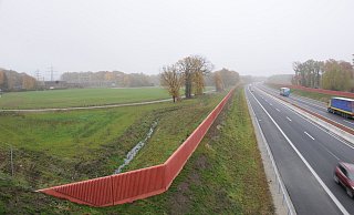 Hesseln hat in der A33 nun einen Nachbarn, an den sich das Dorf erstmal gewöhnen muss. - Marc Uthmann Hesseln hat in der A33 nun einen Nachbarn, an den sich das Dorf erstmal gewöhnen muss. - Marc Uthmann