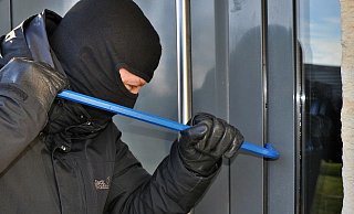 Ein mutmaßlicher Serien-Einbrecher aus Bad Oeynhausen ist der Polizei erneut ins Netz geraten. Er soll für 20 weitere Einbrüche verantwortlich sein. - Pixabay Ein mutmaßlicher Serien-Einbrecher aus Bad Oeynhausen ist der Polizei erneut ins Netz geraten. Er soll für 20 weitere Einbrüche verantwortlich sein. - Pixabay