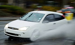In Lübbecke ist ein Auto im Graben gelandet. Der Fahrer gibt als Grund die nasse Fahrbahn an. - Pixabay In Lübbecke ist ein Auto im Graben gelandet. Der Fahrer gibt als Grund die nasse Fahrbahn an. - Pixabay