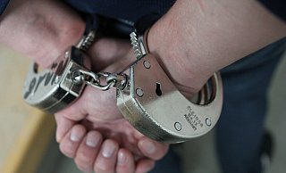 Nachdem er aus der Polizeigewahrsam entlassen wurde, dauerte es nicht lange, bis er wieder mitgenommen wurde. - Symbolfoto: MT-Archiv Nachdem er aus der Polizeigewahrsam entlassen wurde, dauerte es nicht lange, bis er wieder mitgenommen wurde. - Symbolfoto: MT-Archiv