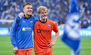 Filip Bilbija (links) und Mattes Hansen hoffen auf Unterstützung vom FC Schalke 04. - Teresa Kroeger Filip Bilbija (links) und Mattes Hansen hoffen auf Unterstützung vom FC Schalke 04. - Teresa Kroeger