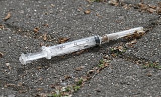 In dem Park sollen teils Spritzen, wie auf diesem Symbolbild zu sehen, liegengelassen worden sein. - Symbolbild Picture Alliance In dem Park sollen teils Spritzen, wie auf diesem Symbolbild zu sehen, liegengelassen worden sein. - Symbolbild Picture Alliance